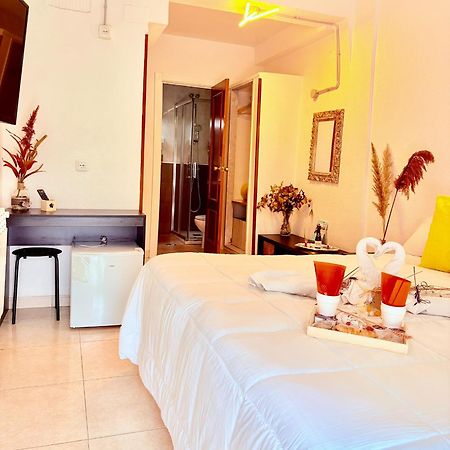 Hostal La Rosa Caceres Exterior photo