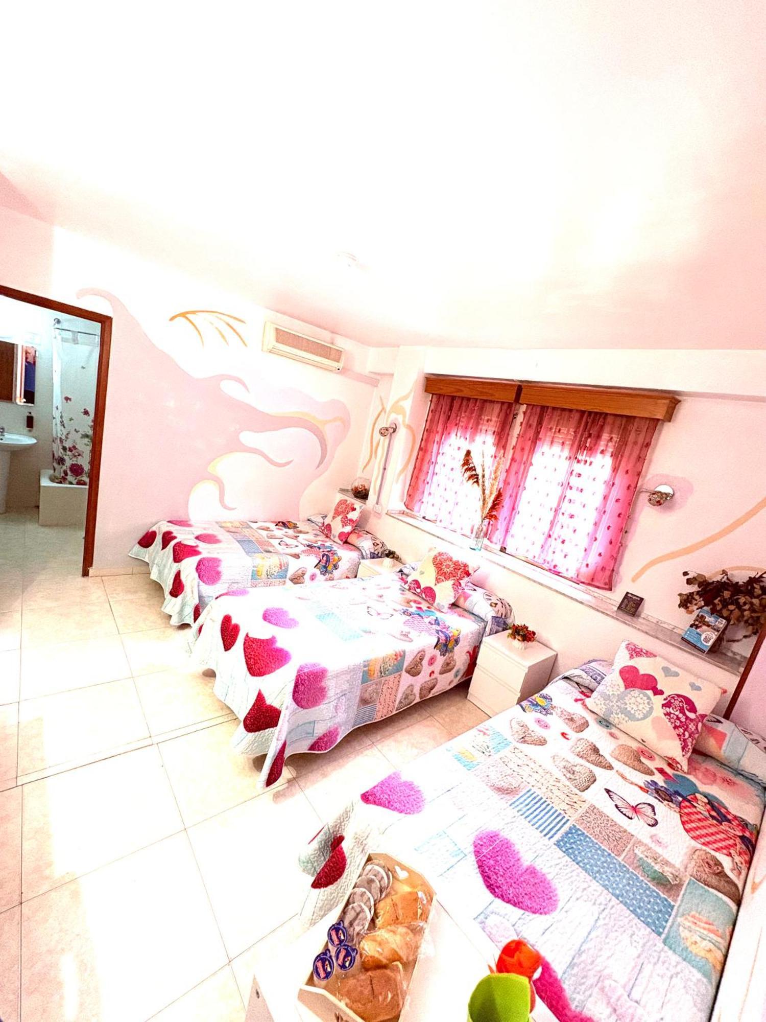 Hostal La Rosa Caceres Exterior photo